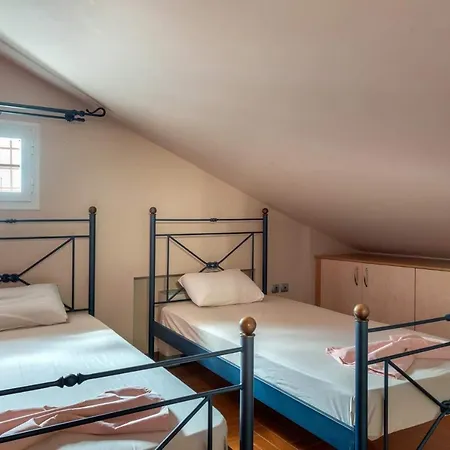 Pavlos Apartman
