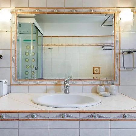 Pavlos Apartman